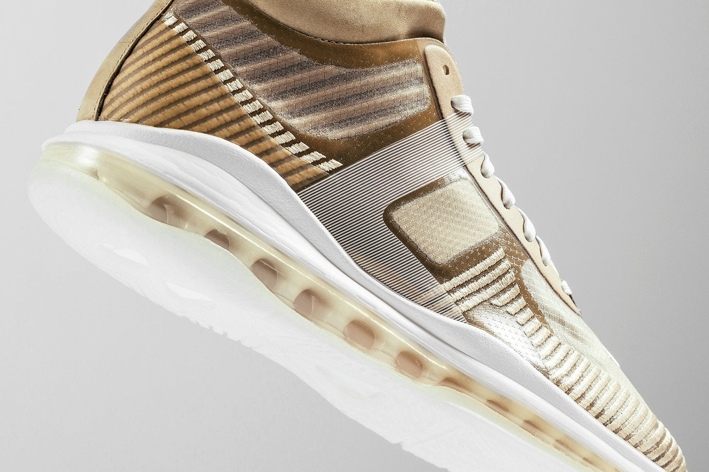 LeBron x Icon - Parachute Beige/Desert Ore