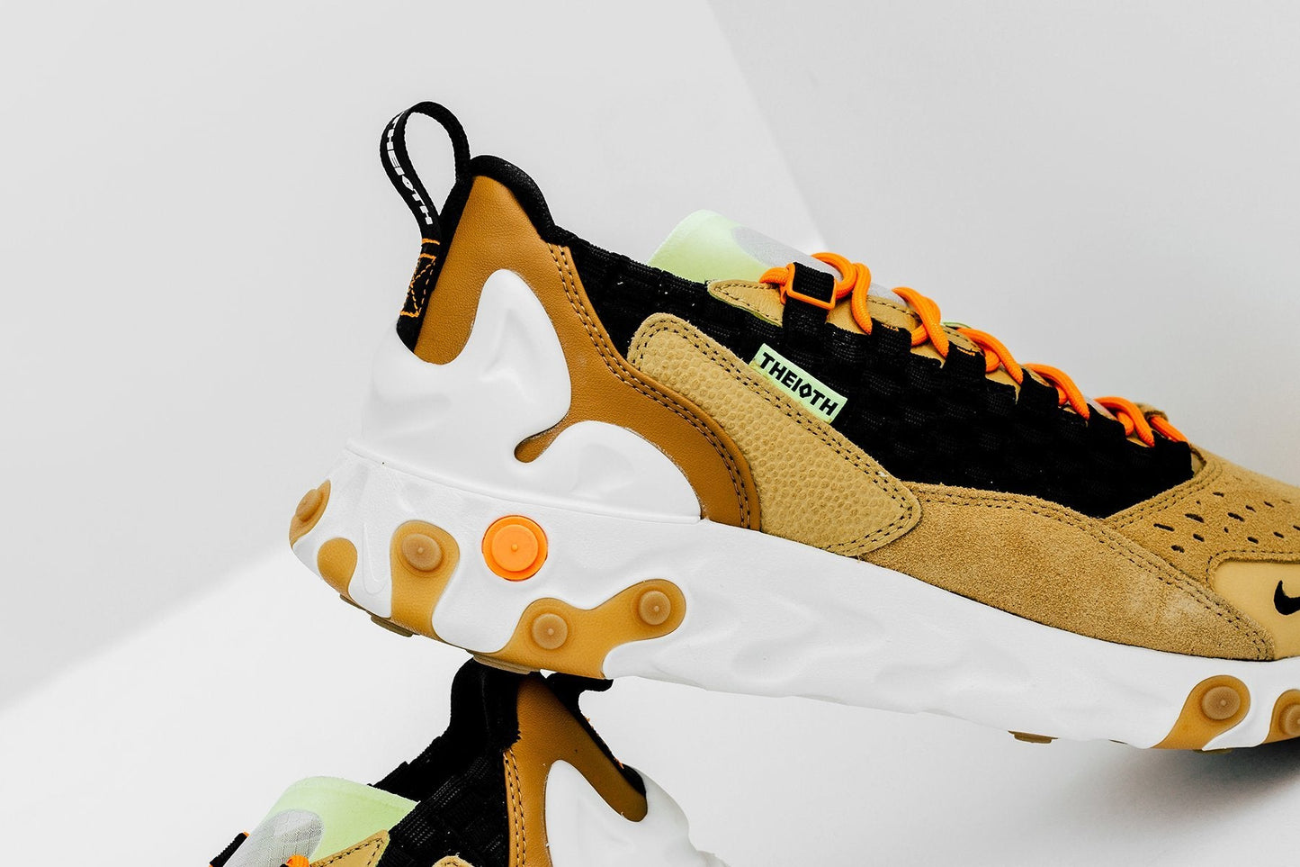 React Sertu - Club Gold/Black/Wheat/Bright Ceramic