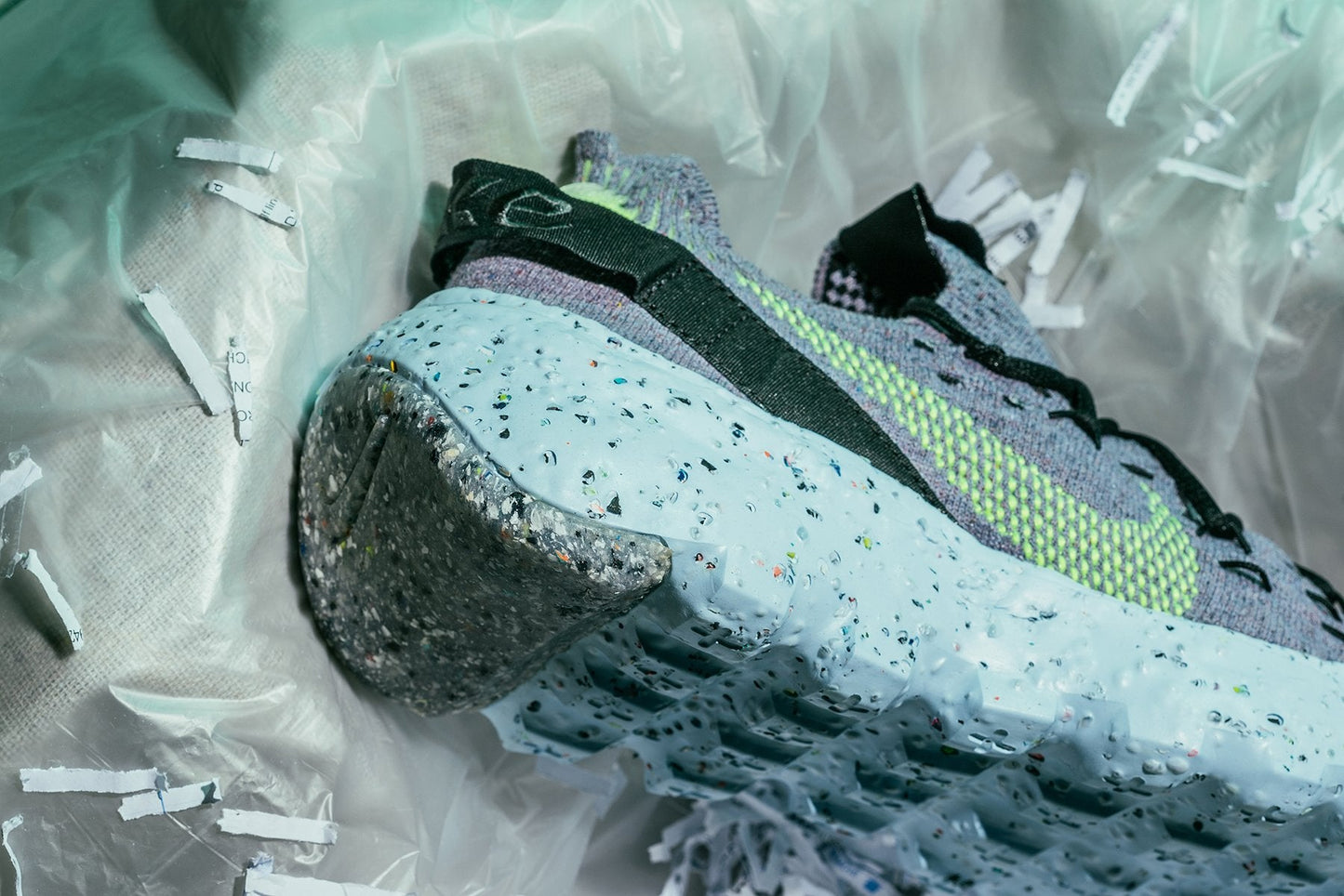 Space Hippie 04 - Grey/Volt