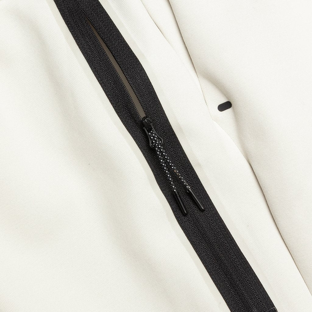 Sportswear Tech Fleece Shorts - Light Bone/Black