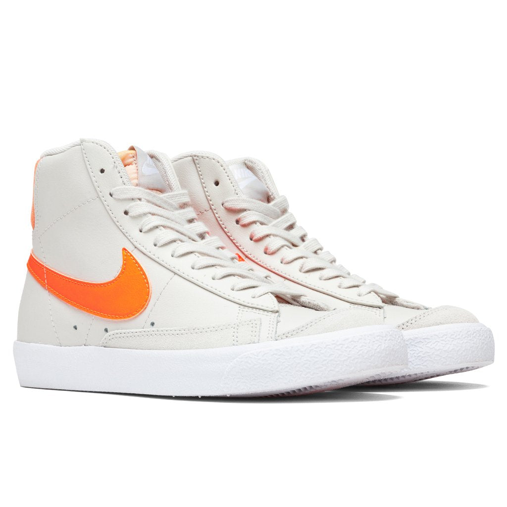 Women's Blazer Mid '77 - Light Bone/Total Orange