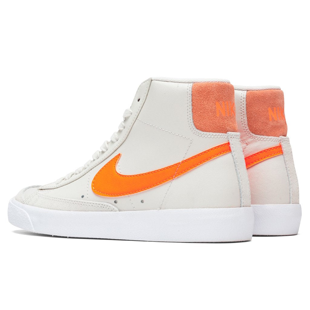 Women's Blazer Mid '77 - Light Bone/Total Orange