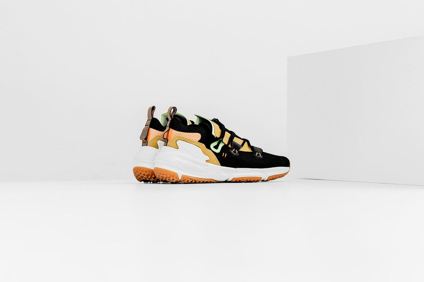 Zoom MOC - Black/Phantom/Club Gold/Bright Ceramic