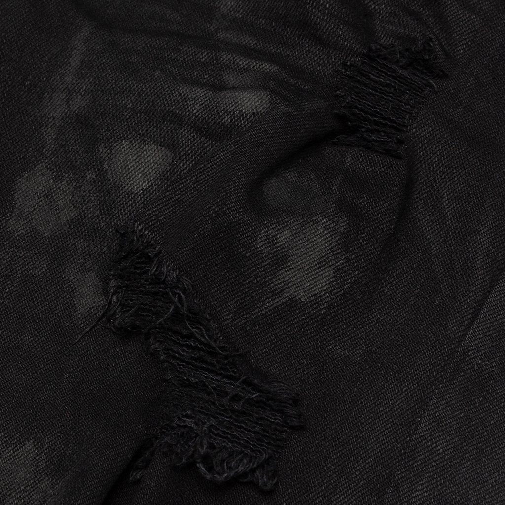 P001 - Black Oil Spill
