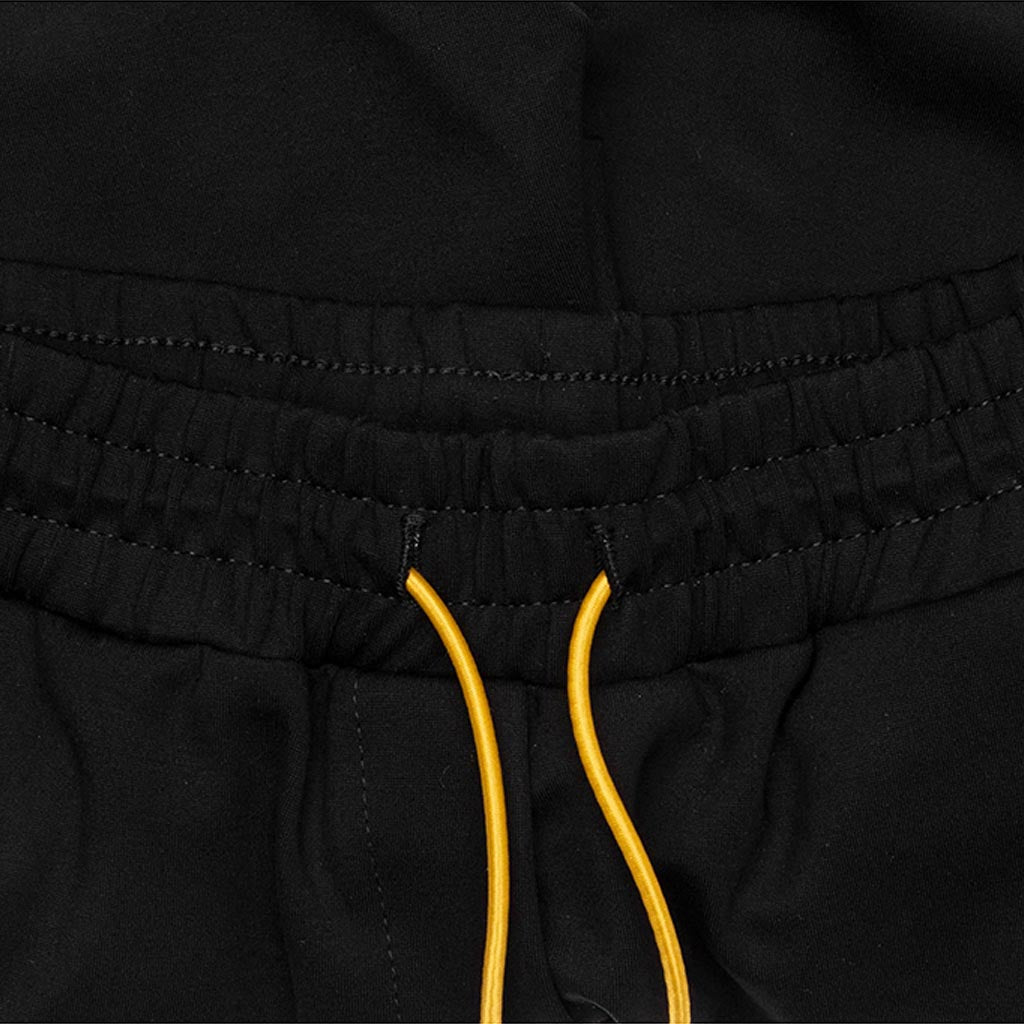 Traxedo Shorts - Black/Red