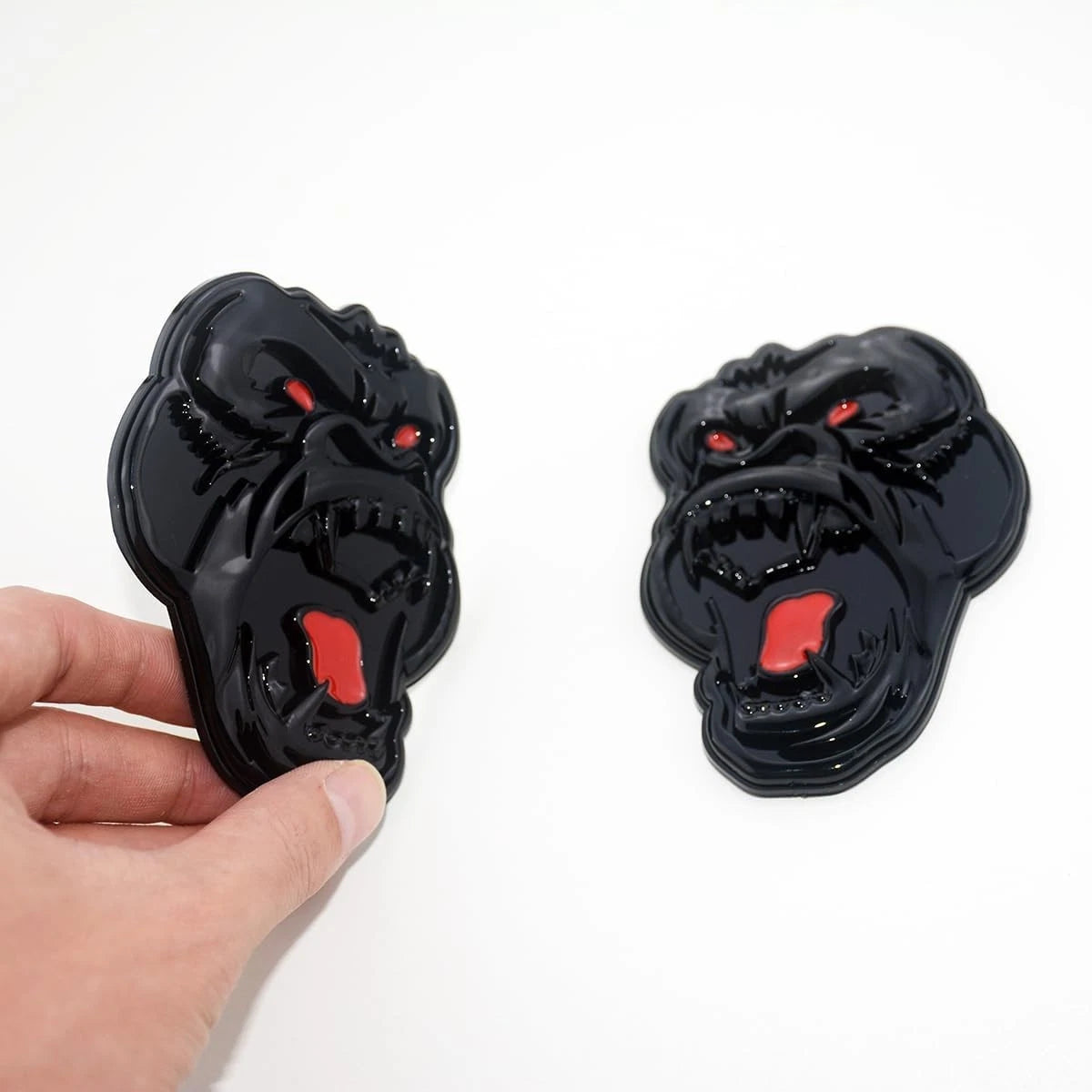 2 Pcs Metal ngry Gorilla Ape Angry Side Rear Emblems 3D Badge Car (Black Red)